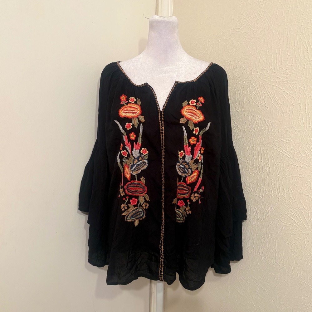 Solitaire Black Embroidered Floral Tiered Flare Sleeve Boho Peasant Top Blouse M